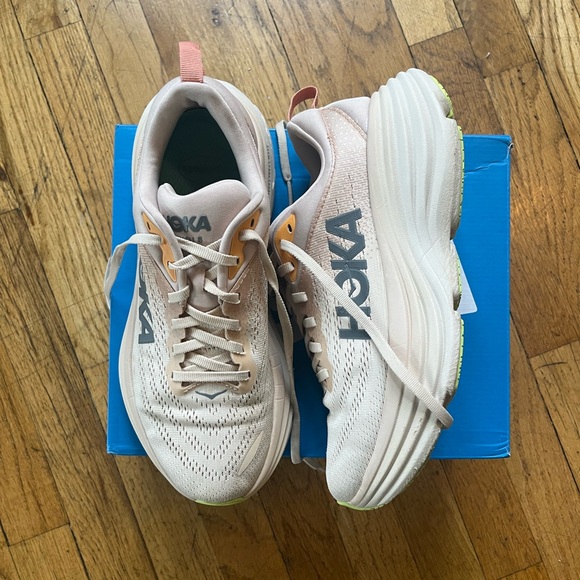 Hoka Shoes - HOKA Bondi 8 👟 | sz 8